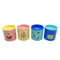 Taille-crayon double trou en forme de cylindre avec réservoir et capuchon amovible en plastique pour enfants, fournitures scolaires en gros