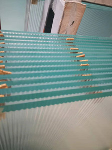 Vente en gros de <span class=keywords><strong>verre</strong></span> décoratif pour bâtiments, <span class=keywords><strong>à</strong></span> rainures, <span class=keywords><strong>à</strong></span> faible teneur en fer, rayé, sculpté et gravé - Product Image 6