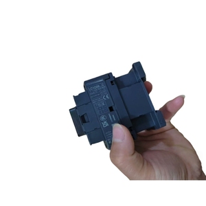Contacteur triphasé Schneider LC1D09M7C neuf, 50Hz, montage sur rail DIN, bobine 220V AC, 9A, compatible avec les contrôleurs programmables PLC - Product Image 3