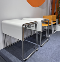 Meubles de classe intelligents pour le secondaire Combo bureau et chaise d'étudiant moderne pour l'espace de bureau de la salle de classe