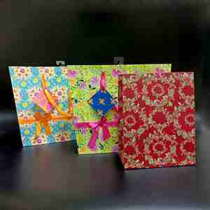 Sacs en papier cadeau de Noël SP3014 avec cartes de vœux et poignées de divers matériaux - Product Image 6