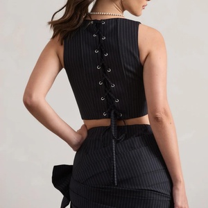 Ensemble 2 pièces pour femme : Crop top rayé à lacets au dos et mini-jupe à nœuds latéraux - Product Image 2