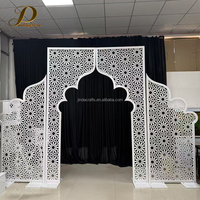 Dekorasi Panggung Pernikahan Arab Desain Baru, Panel Gaya Laser Cut, Latar Belakang Besi Putih, Stand Latar Belakang Lengkung Ukiran Seni Besi