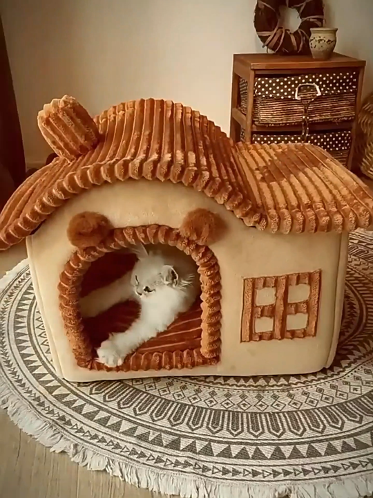 Indoor Outdoor Cat House Warm Winter Little Luxury