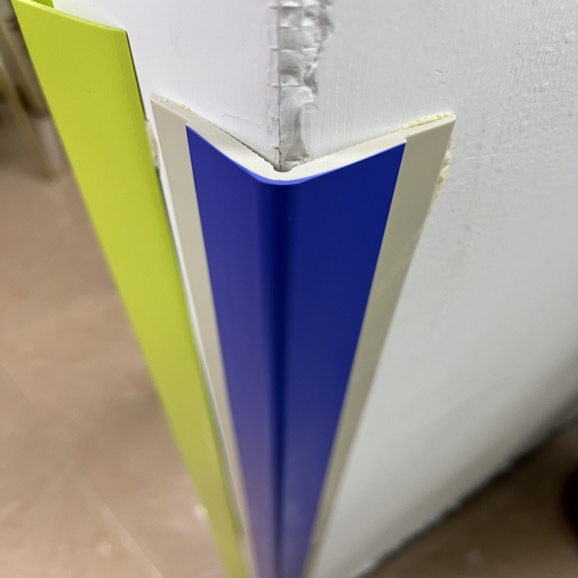 Высококачественная прочная пластиковая Экологичная декоративная легко устанавливаемая резиновая угловая ограда