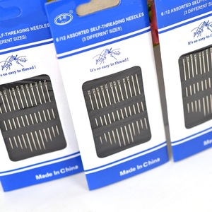 Esta aguja de coser a mano, tipo ciego, con base dorada, no requiere hilo. Es adecuado para personas mayores y puede ser útil. - Product Image 3
