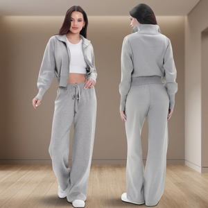 Ensemble de survêtement athleisure personnalisé pour femme grande taille, gris polaire, style gothique, avec sweat à capuche zippé court et pantalon large - Product Image 2