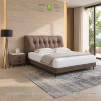 Lit Moderne Minimaliste 2026 en Bois Massif Marron Café avec Tête de Lit Rembourrée à Cannelements Linéaires pour Chambre Parentale de Luxe