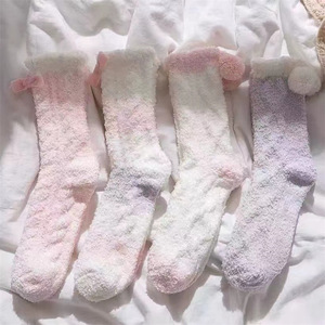 Calcetines de dormir de lana coral para mujer, gruesos, cálidos, antideslizantes, para el hogar, calcetines de felpa para otoño e invierno con suela de silicona - Product Image 2