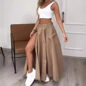 Ensemble deux pièces pour femmes, haut court sans manches et jupe midi à fente haute, couleur unie avec ceinture, tenue décontractée, vert kaki, noir - Product Image 1