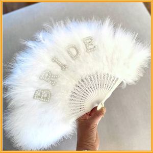 Abanicos Decorativos para Bodas con Diseño de Plumas Blancas para Novia - Product Image 2