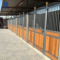 JHorse, fabricant de stalles pour chevaux sur mesure, fabricant OEM de boxes pour chevaux, structure en acier galvanisé, remplissage en bambou, porte coulissante, grange