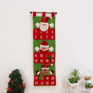 Nouveau produit en promotion : Calendrier de l'Avent en peluche 24 poches, motif Père Noël et gnome, pour décorations de Noël et fêtes - Product Image 5