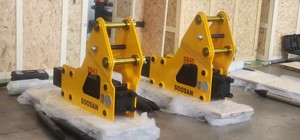 Casse-pierre hydraulique SOOSAN SB45 de type latéral jaune pour mini-excavatrices - Product Image 5
