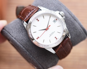 Montre de luxe haut de gamme, mouvement à quartz précis, bracelet à dégagement rapide, verre saphir incurvé, étanche pour Omegaes - Product Image 3