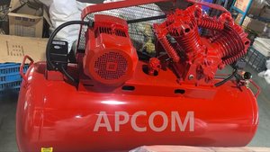 Compresor de aire de pistón de alto flujo APCOM 10HP 7.5KW 37.1CFM 1.25MPa con tanque vertical de 500L en venta - Product Image 4