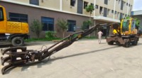 Scie à saisir Excavatrice Transport du bois Chargeuse de bûches Manutention de matériaux Machines forestières Ramasseuse à roues