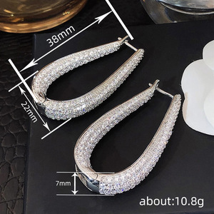 Pendientes de Aro con Circonitas Brillantes en Forma de Lágrima para Mujer, Joyería Elegante y Moderna - Product Image 4