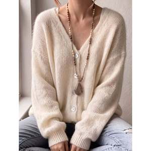 เสื้อคาร์ดิแกนคอวีสีชมพูสำหรับผู้หญิง - Product Image 3