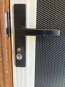 Malla de Aluminio Negra DVA, Lámina de Visión Restringida Unidireccional para Ventanas y Puertas de Seguridad - Product Image 4