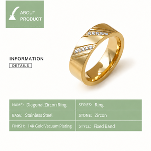 Anillo de Acero Inoxidable en Tono Dorado con Circonita, Chapado al Vacío en Oro de 14K, Banda Ancha Geométrica Diagonal Fija - Product Image 2