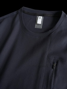 T-shirt décontracté à manches courtes et col rond, style japonais, en tissu gaufré, à séchage rapide, avec poche plaquée, antibactérien et respirant, idéal pour le sport - Product Image 2