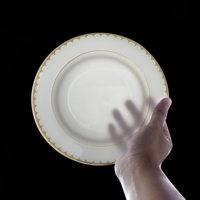 Elegantes platos de mesa con borde dorado, platos decorativos de boda de porcelana china con borde dorado.