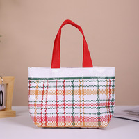 Mini sacs fourre-tout en PP tissé à carreaux, sacs promotionnels personnalisés avec logo pour le commerce de détail et les cadeaux d'entreprise