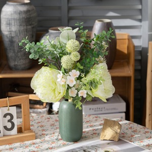 Bouquet artificiel CallaFloral de pivoines, eucalyptus et marguerites CF01177 pour la décoration de la maison et de mariage - Product Image 1