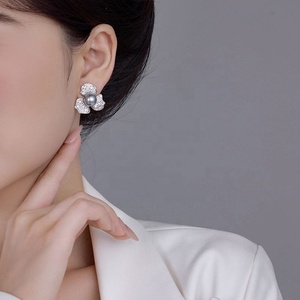 Boucles d'oreilles en argent S925 avec aiguille en cuivre perlé, élégantes, au tempérament raffiné, sensation haut de gamme, tendance nouvelle, motif géométrique vintage, incrustées de zircon - Product Image 6