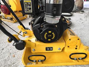 Compattatore a sabbia da 80kg compattatore a piastra reversibile per compattatore a terra vibrante con motore a benzina - Product Image 6