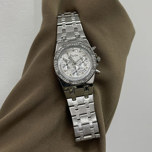 Reloj de Mujer CILOA Personalizable, Deportivo, Plateado, Simple, Moderno, Casual, de Alta Calidad, Resistente al Agua, de Cuarzo, con Diseño de Mariposa - Product Image 2