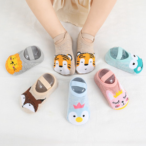 Nouvelles chaussettes pour bébé de 0 à 1 à 3 ans en coton peigné respirant tricoté antidérapant à motif d'animaux de dessin animé - Product Image 2