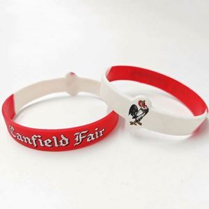 Bracelets promotionnels personnalisés en silicone avec message et logo – Bracelets en caoutchouc sur mesure - Product Image 1