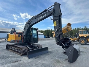 Excavatrice sur chenilles hydraulique d'<span class=keywords><strong>occasion</strong></span> Volvo EC140 14T, modèle 2023, avec moteur, pompe, et benne de terrassement - Product Image 3
