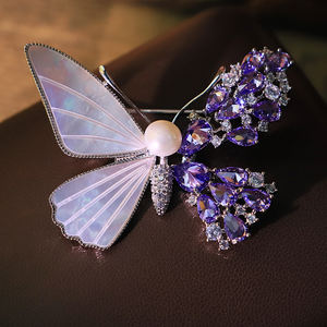 Shell Paars Zirkoon Vlinder Natuurlijke Zoetwaterparel Broche Luxe Gepersonaliseerde Design Broche Dames Sieraden Go0008 - Product Image 3