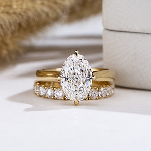 แหวนหมั้นเพชรทรงรีทองคำขาว 18K รุ่น MSR-2200 จาก Messi Jewelry สำหรับผู้หญิง พร้อมวงแหวนเพชรแบบคลาสสิก - Product Image 1