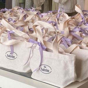 Sac fourre-tout en toile de coton de style minimaliste avec impression de lettres personnalisées, sac fourre-tout léger de taille moyenne pour un usage quotidien - Product Image 2