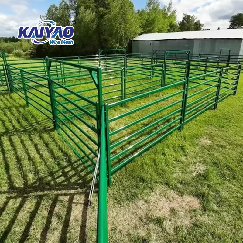 Di alta qualità in PVC rivestito in metallo zincato pannelli Guardrail di seconda mano Stock per cavalli e bestiame tipo di recinzione di sicurezza