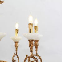 Lustre français en laiton massif à 8 bras, design rococo sculpté à la main, accents en albâtre naturel, LED 2700K, élégant luminaire de plafond doré