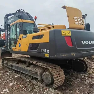 ماكينة عالية الجودة لتحريك التربة ، حفارة VOLVO EC290 مستعملة ،