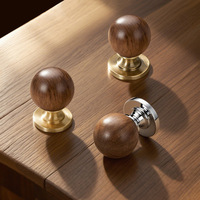 Poignées de tiroir et de porte de placard sphériques de style français, en laiton vintage, bronze antique et bois de noyer, fabriquées en Chine pour les armoires