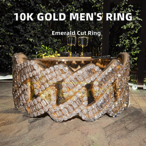 Anillo de compromiso y boda para hombre, estilo cubano, de lujo, personalizado, de oro macizo de 10K, con diamantes de laboratorio HPHT de corte esmeralda y banda de medio pavé, estilo hip hop. - Product Image 2