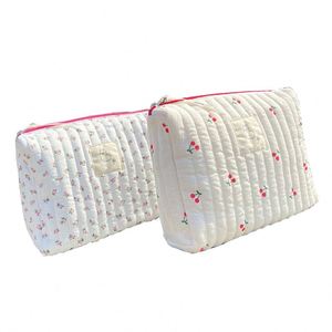Premium Cotton Floral Beauty <b>Case</b> Ins Fashion Sweet <b>Makeup</b> Travel Bag Wholesale - Product Image 1