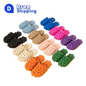 2023 livraison directe produit vente en gros sandales de plage sandales de massage pantoufles à bulles pantoufles de balle de golf - Product Image 1