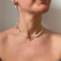 Perles de pierre naturelle colorées breloques de poisson à la main été plage OT boucle collier pour les femmes en gros