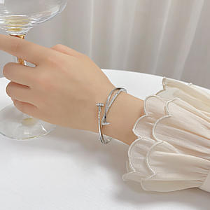 สร้อยข้อมือสแตนเลสสตีลอเนกประสงค์ทันสมัยดีไซน์เฉพาะรุ่นเกาหลีหรูหราเรียบง่ายระดับไฮเอนด์ - Product Image 6