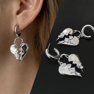 Orecchini Pendenti a Cuore Spezzato per Donne, Orecchini Scintillanti a Forma di Cuore, Gioielli di Moda per Uso Quotidiano e Feste - Product Image 1