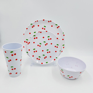 <span class=keywords><strong>Service</strong></span> <span class=keywords><strong>de</strong></span> table en mélamine <span class=keywords><strong>12</strong></span> pièces motif cerises saisonnières avec assiettes, bols et tasses <span class=keywords><strong>pour</strong></span> 4 <span class=keywords><strong>personnes</strong></span> - Product Image 6