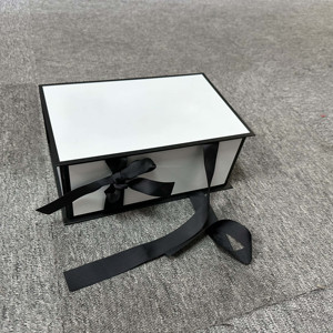 Caja de Regalo Magnética Rígida de Cartón Reciclable, Tamaño Personalizado, Diseño Plegable de Lujo, Materiales Reciclados para Ropa y <span class=keywords><strong>Calcetines</strong></span> - Product Image 4